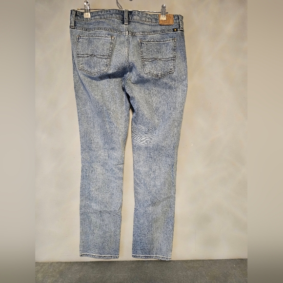 Women's Lucky Brand Sweet Straight Jeans - Picture 2 of 3